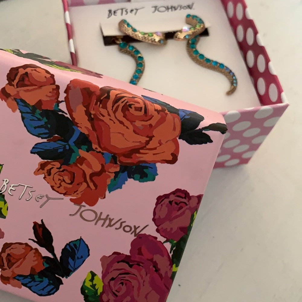 🌟 HOST PICK 🌟 NWT Betsey Johnson Snake 🐍 Double Earrings - Picture 5 of 5